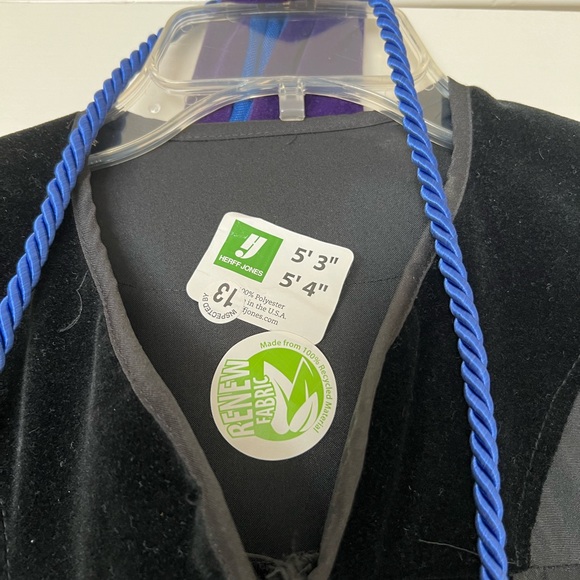 Law School or Doctoral Robe - Picture 2 of 3